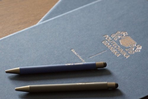 Podpisane porozumienie umożliwi publikację czasopisma naukowego „Modernizm w Europie – modernizm w Gdyni” (fot. Łukasz Czerwiński)