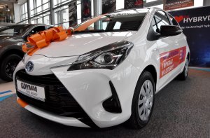 Nowa, hybrydowa Toyota Yaris - główna nagroda w gdyńskiej loterii - już 7 kwietnia pojawi się na ekspozycji w Centrum Riviera, fot. Kamil Złoch