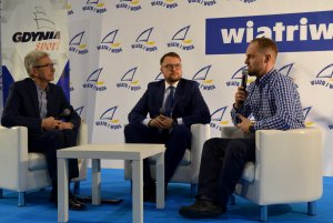 Dyskusja podczas targów WIATR i WODA w Warszawie 