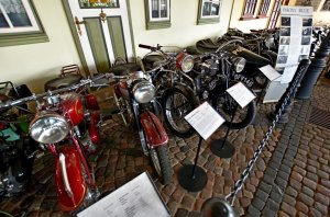 Gdyńskie Muzeum Motoryzacji od teraz, po 10 latach funkcjonowania, oficjalnie może cieszyć się ze statusu prywatnego muzeum, fot. Kamil Złoch