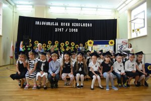 Rozpoczęcie roku szkolnego 2017/2018 w SP nr 10 w Gdyni Chyloni // fot. M. Puszczewicz