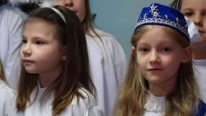 Schola Katolickiej Szkoły Podstawowej w Gdyni śpiewa pastorałkę // fot. materiały prasowe