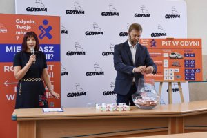 Losowanie nagród w loterii „Rozlicz PIT w Gdyni” // fot. Michał Kowalski