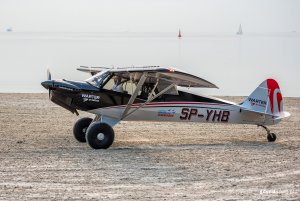 Lądowanie samolotu na Plaży Śródmieście / fot.gdyniasport.pl