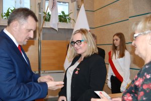 Odznaczeniem „Zasłużonego dla krwiodawstwa w Gdyni” nadawanego przez Kapitułę – Zarząd Rejonowy PCK w Gdyni, wyróżniona została Dorota Nelke.