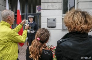 Odsłonięcie tablicy poświęconej oficerom polskiej Marynarki Wojennej 