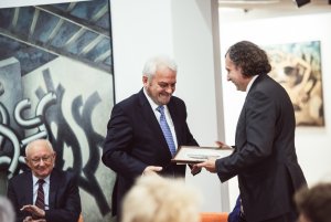Prof. Bogdan Wojciszke odznaczony medalem Civitas e Mari // mat.prasowe Uniwersytetu SWPS