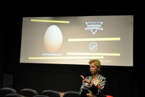 Przed projekcjami filmów 42. Festiwalu Filmów Fabularnych wyświetlany jest spot filmowy „Odważne Jajo” promujący profilaktykę nowotworową, kierowaną do mężczyzn // fot. Marta Jaszczerska