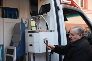 Poświęcenie nowego ambulansu // fot. Jan Ziarnicki