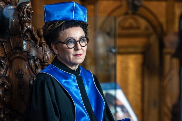Olga Tokarczuk doktorem honoris causa UG
