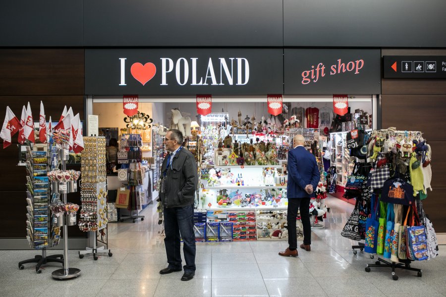 Nowe sklepy i restauracje na lotnisku w Gdańsku // fot. Karol Stańczak