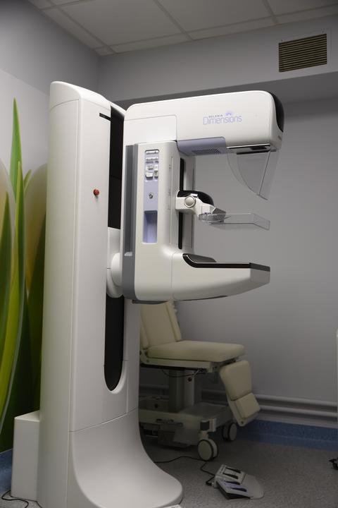 Mammograf Selenia Dimensions to najnowsza technologia cyfrowa w obrazowaniu piersi, fot. Jan Ziarnicki