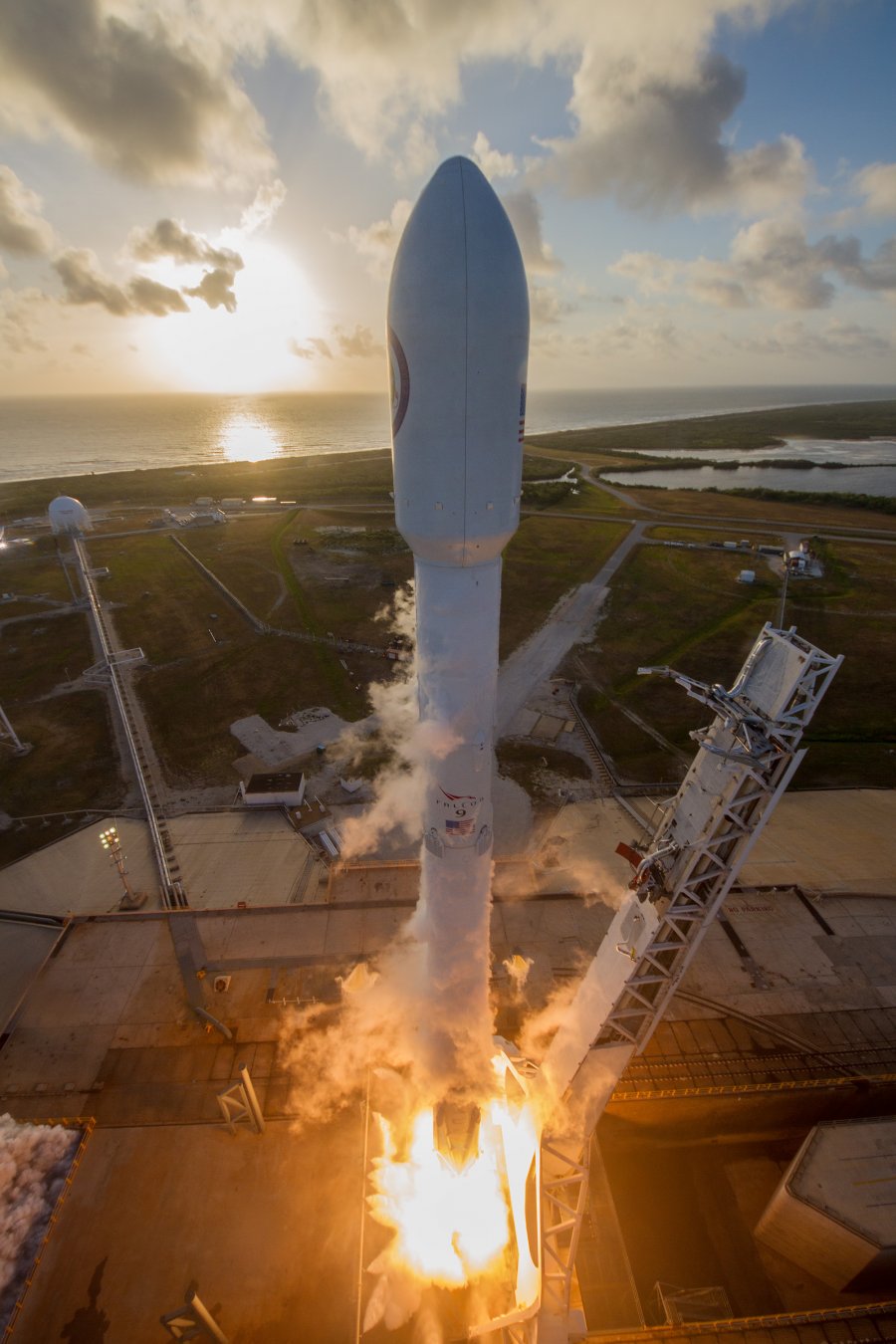 Elon Musk zamierza wysłać Teslę na Marsa. Fot. SpaceX