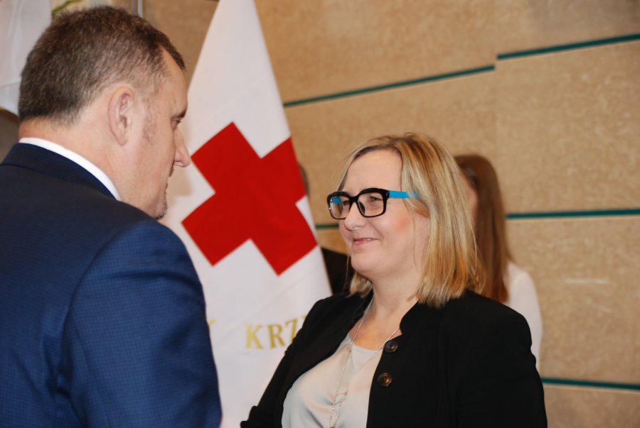 Odznaczeniem „Zasłużonego dla krwiodawstwa w Gdyni” nadawanego przez Kapitułę – Zarząd Rejonowy PCK w Gdyni, wyróżniona została Dorota Nelke.