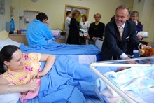 Prezydent Gdyni odwiedził noworodki urodzone 10 lutego, fot.: Dorota Nelke