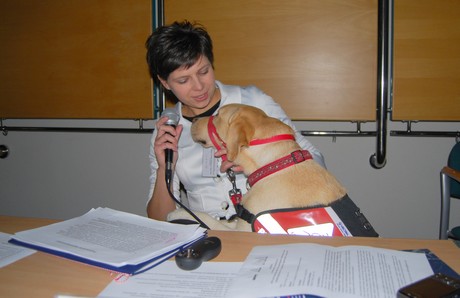 Konferencja „Rola psa asystującego we wspomaganiu aktywności osób niepełnosprawnych w aspekcie społecznym i prawnym” - Anna Dobkowska z Vectrą, fot.: Dorota Nelke