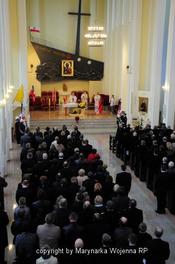 Msza święta żałobna w intencji ofiar katastrofy samolotu Tu-154M w kościele Marynarki Wojennej w Gdyni, źródło: MW