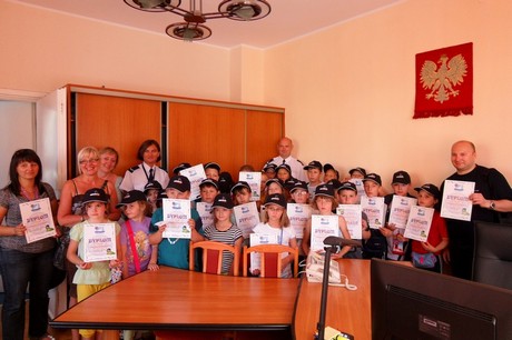 Dzieci z Łazisk z wizytą w Komendzie Miejskiej Policji w Gdyni