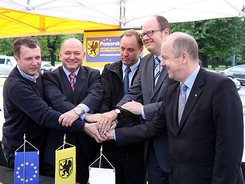 Podpisanie umowy na Rozwój Komunikacji Rowerowej Aglomeracji Trójmiejskiej w latach 2007 - 2013, fot. ze strony www.woj-pomorskie.pl