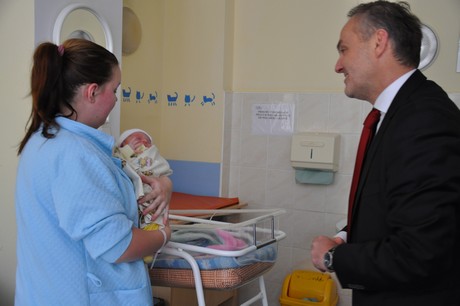 Prezydent z wizytą u dzieci urodzonych 10 lutego / fot. Dorota Nelke