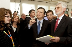 Przewodniczący Komisji Europejskiej José Manuel Barroso i przewodniczący Rady Miasta Gdyni Stanisław Szwabski
