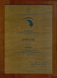 Dyplom dla gminy Gdynia za zdobycie Nagrody w kategorii gmin powyżej 100 tys. mieszkańców w IV edycji "Konkursu na najbardziej efektywną energetycznie gminę w Polsce"