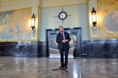 Prezydent Gdyni Wojciech Szczurek podczas otwarcia dworca, fot. Dorota Nelke