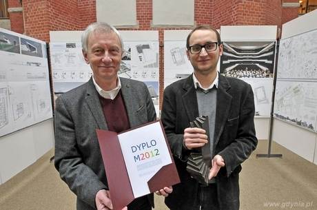od prawej: Łukasz Mandziara i jego promotor dr inż. arch. Andrzej Prusiewicz, fot. Krzysztof Krzempek