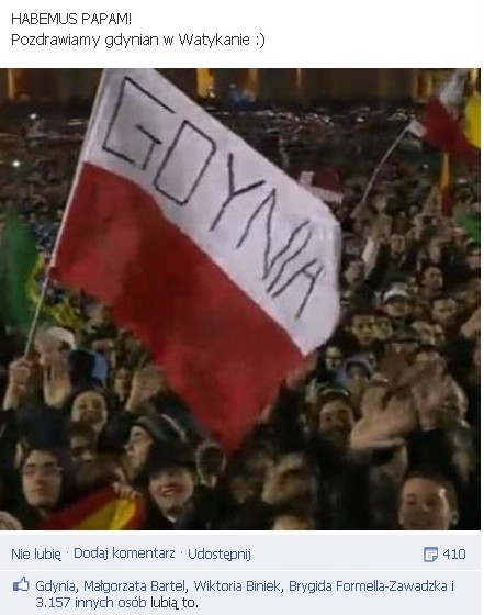 Ponad 3000 osób polubiło post z flagą narodową podpisaną Gdynia Karwiny na placu Św Piotra w Watykanie w dniu wyboru nowego papieża