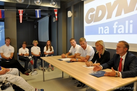 Prezydent Gdyni Wojciech Szczurek przedstawia założenia nowego programu Gdynia na fali, fot. Dorota Nelke