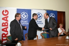 Podpisanie umowy, fot T. Urbaniak ZMPG-a S.A.