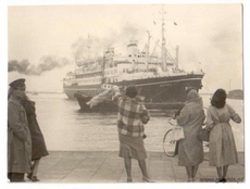 Batory - ujęcie sprzed Kapitanatu Portu w Gdyni Lata 50-60, fot. ze zbiorów Muzeum Emigracji