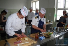 Znani i lubiani gotowali z gdyńskimi uczniami Technikum Gastronomicznego, fot. ZSHG