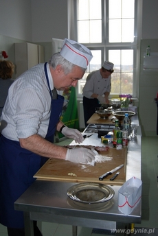 Znani i lubiani gotowali z gdyńskimi uczniami Technikum Gastronomicznego, fot. ZSHG