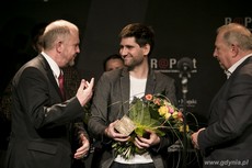 Mateusz Pakuła odbiera nagrodę GND, fot. Bernie Kramer