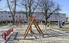 Plac zabaw przy ul. Tucholskiej, fot. Tomek Kamiński