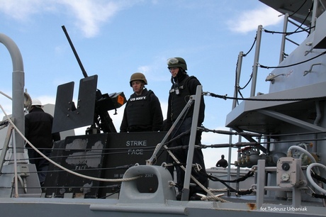 Amerykański niszczyciel USS Jason Dunham w gdyńskim porcie, fot. T. Urbaniak
