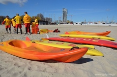 Ratownicy na plaży miejskiej w Gdyni, fot. Gdyńskie Centrum Sportu