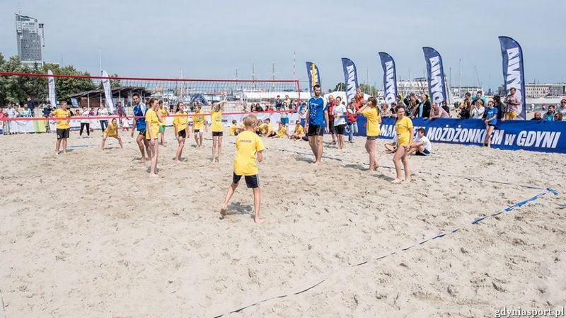 130 dzieci trenowało w Gdyni z Marcinem Możdżonkiem / fot. gdyniasport.pl