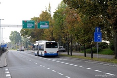 Autobus linii R na buspasie na ul. Władysława IV, fot. Michał Kowalski