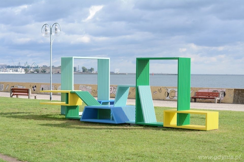 Trzecia instalacja miejską w ramach projektu Trawa do Rzeczy / fot.  Centrum Designu Gdynia