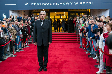 Wiktor Zborowski na czerwonym dywanie podczas 41 Festiwalu Filmowego w Gdyni, fot. Karol Stańczak