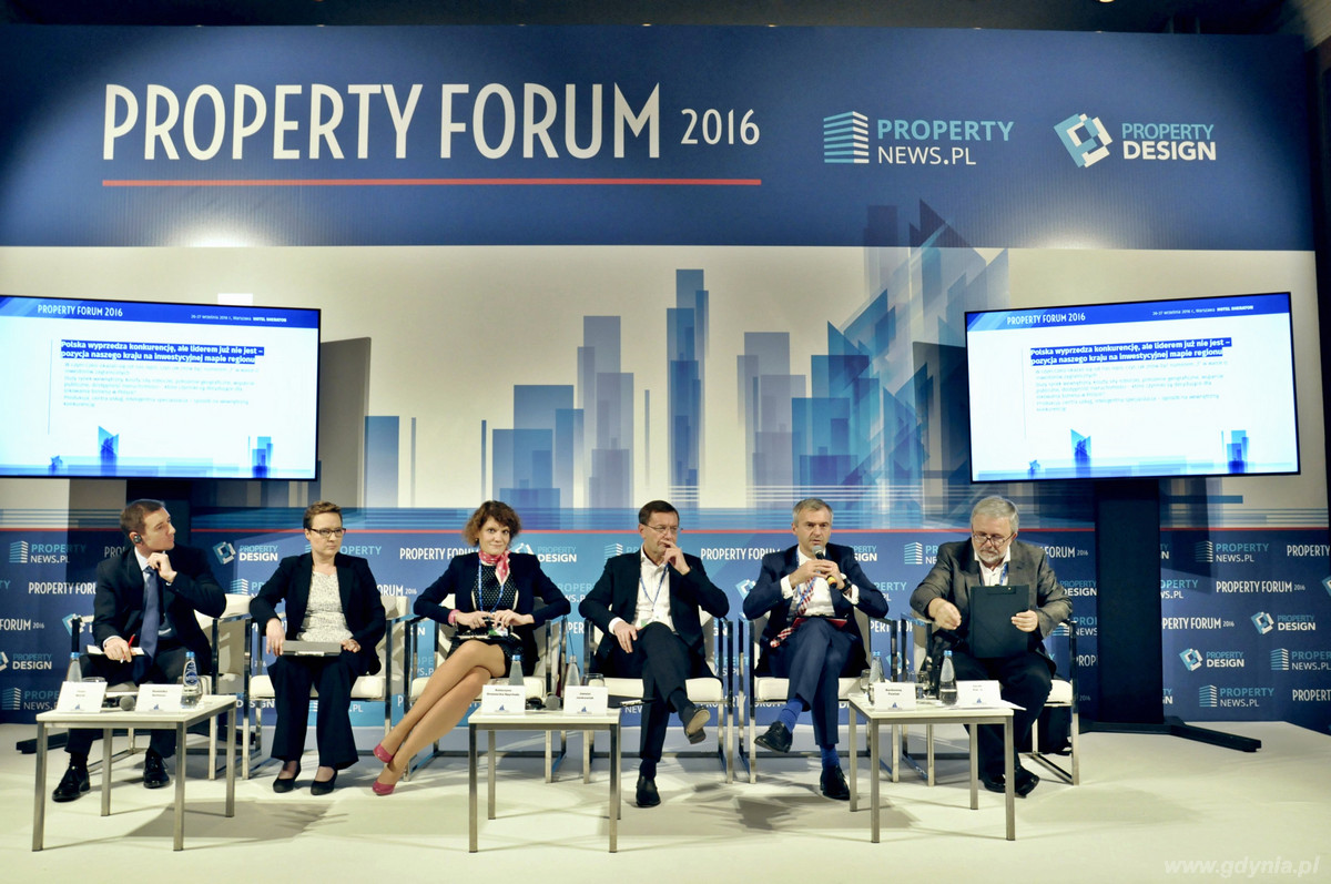 Wiceprezydent Gdyni Katarzyna Gruszecka - Spychała wśród prelegentów V edycji Property Forum 2016, fot. Sebastian Drausal Wiceprezydent Gdyni Katarzyna Gruszecka - Spychała wśród prelegentów V edycji Property Forum 2016, fot. Sebastian Drausal