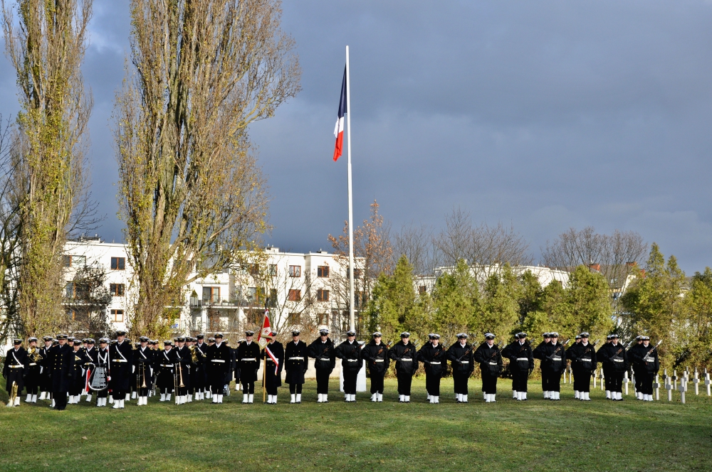Kompania honorowa Akademii Marynarki Wojennej podczas obchodów 98. rocznicy zakończenia I wojny światowej