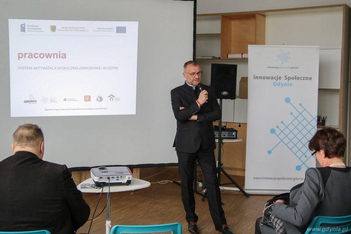 Wiceprezydent Gdyni Michał Guć na spotkaniu prezentującym Centrum Integracji Społecznej, fot. Laboratorium Innowacji Społecznych