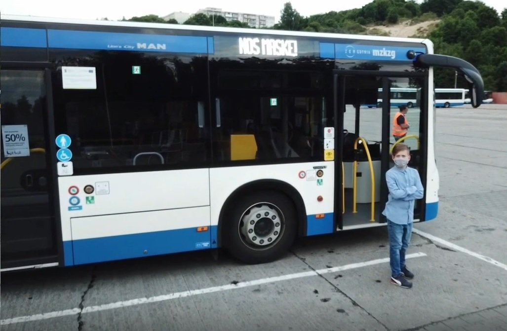 Kadr z klipu Przedsiębiorstwa Komunikacji Autobusowej w Gdyni // fot. materiały prasowe PKA