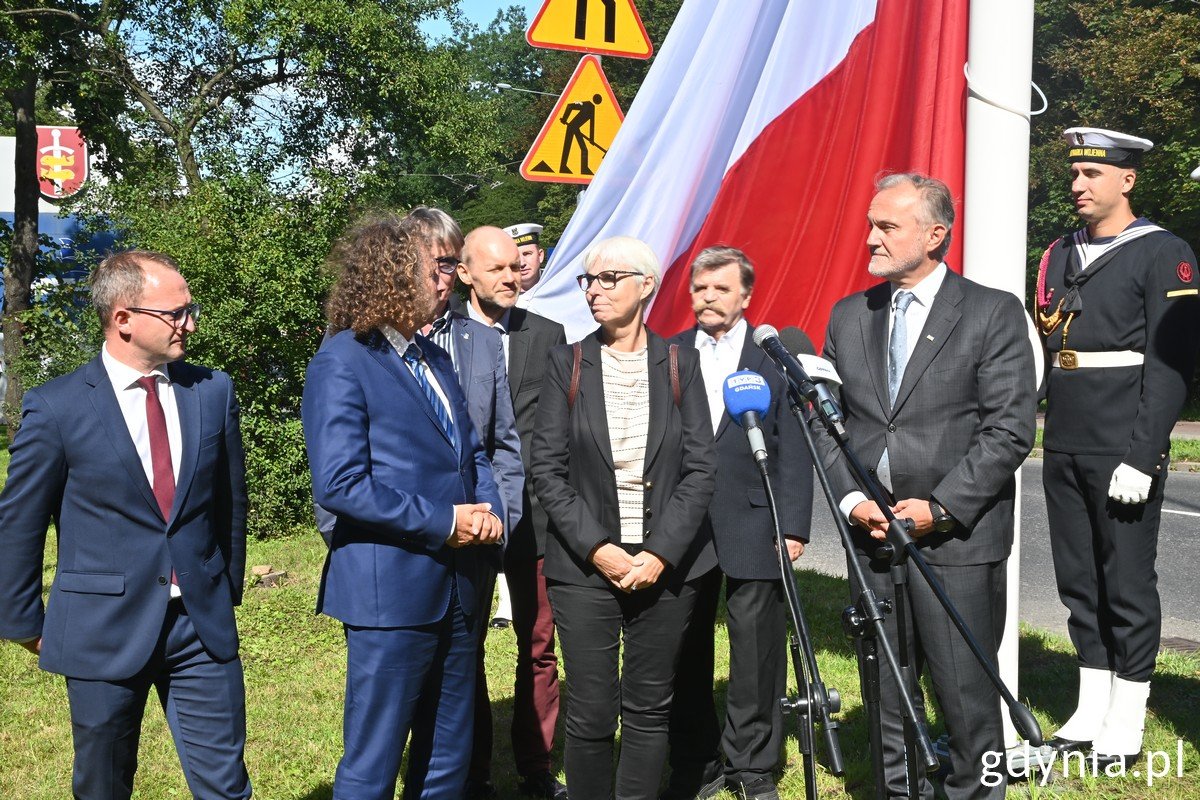 Na zdj. (od prawej): prezydent Gdyni Wojciech Szczurek, radny Sopotu Lesław Orski, przewodnicząca Rady Miasta Gdyni Joanna Zielińska, prezydent Sopotu Jacek Karnowski i wiceprezydent Sopotu Marcin Skwierawski // fot. Magda Śliżewska