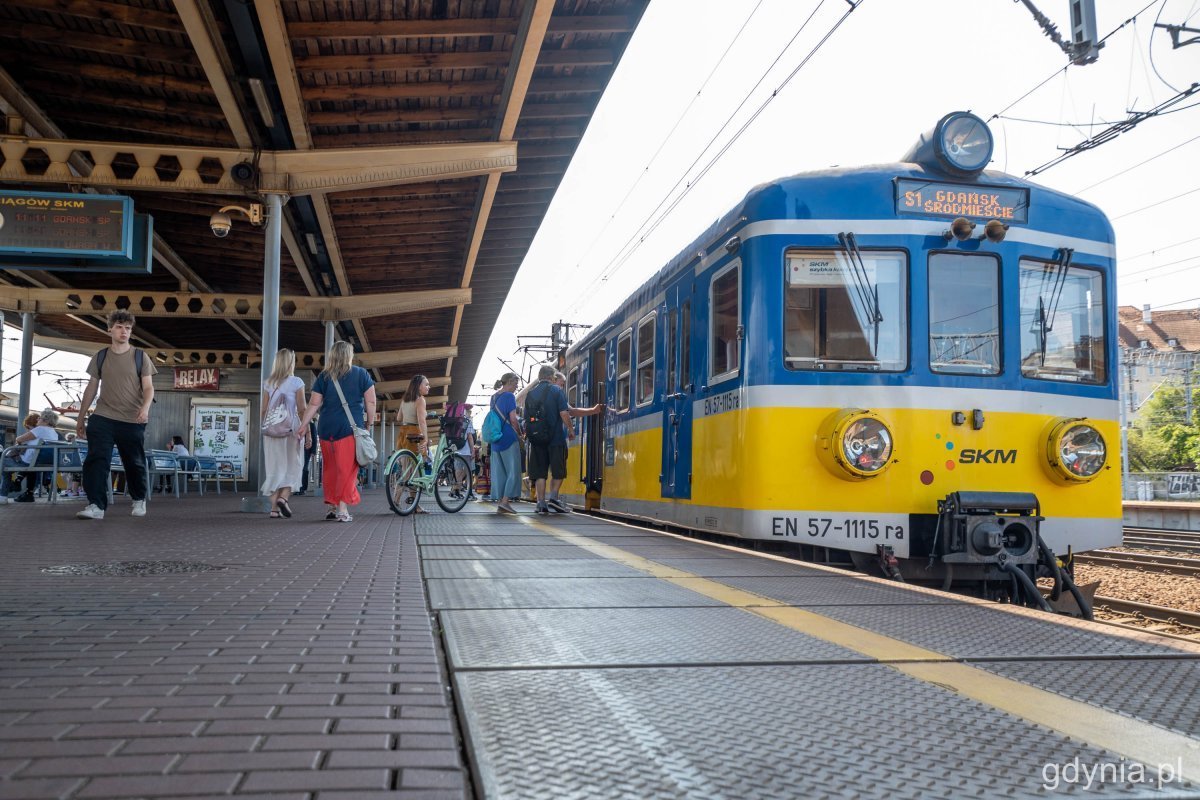 Pociąg SKM na stacji Gdynia Główna (fot. Paweł Kukla)