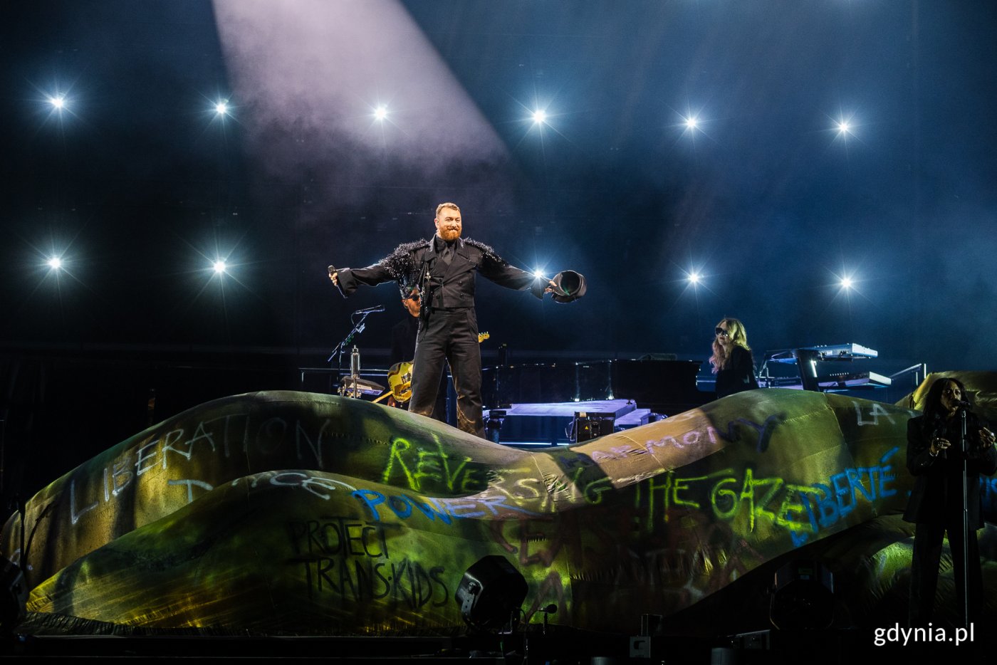 Sam Smith podczas koncertu na Orange Main Stage (fot. Karol Stańczak)