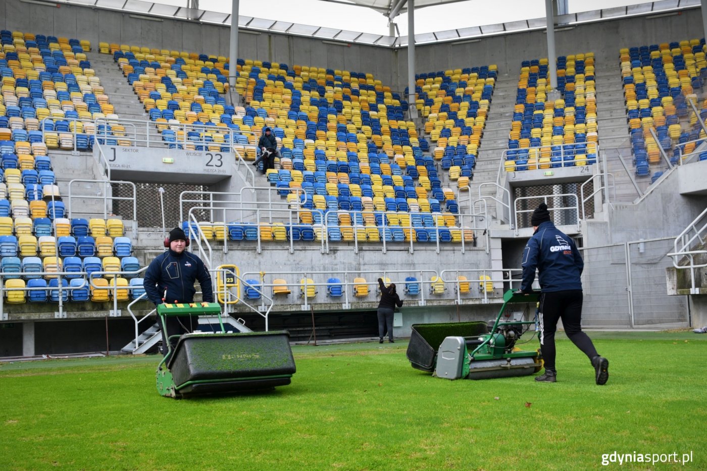 Ostatnie dni były bardzo intensywne dla osób odpowiedzialnych za przygotowanie Stadionu Miejskiego (fot. Marek Urbaniak)